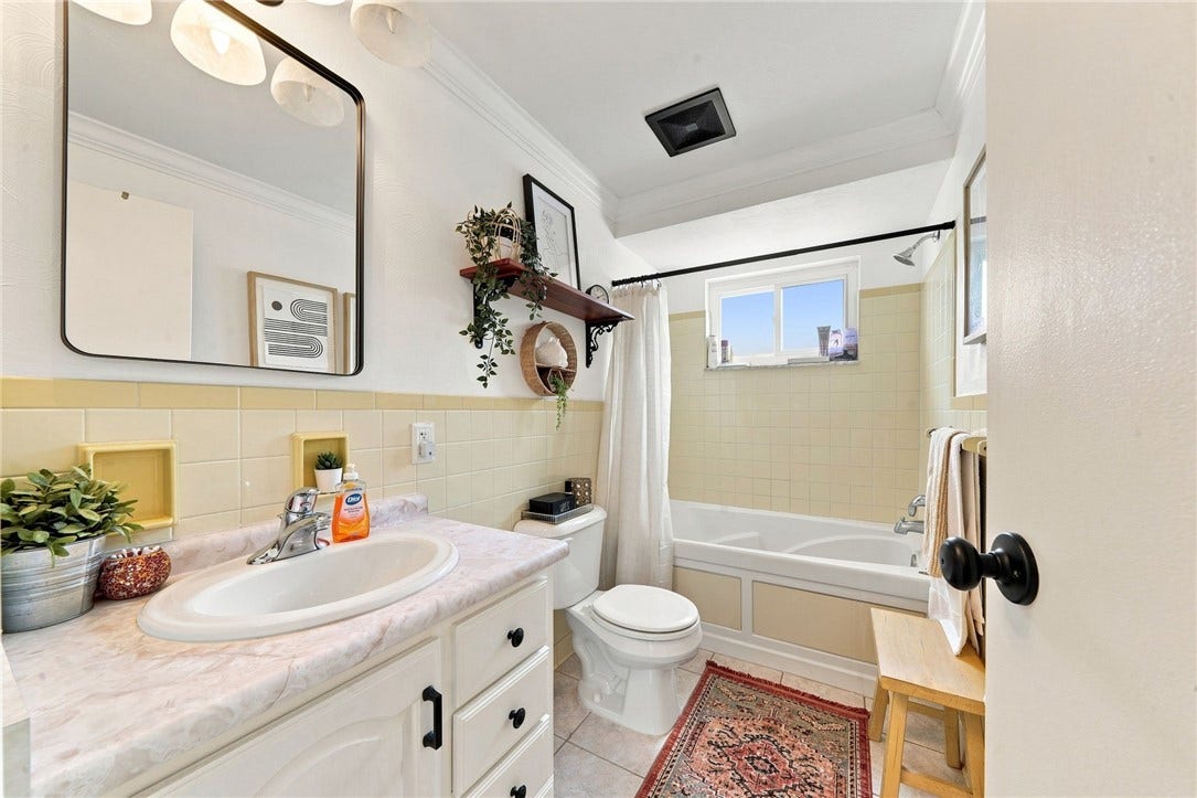 1728 Bernice Dr, North Huntingdon, PA 15642