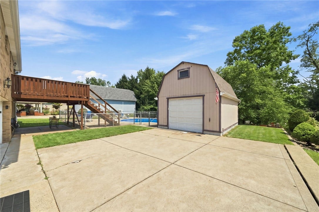 1728 Bernice Dr, North Huntingdon, PA 15642
