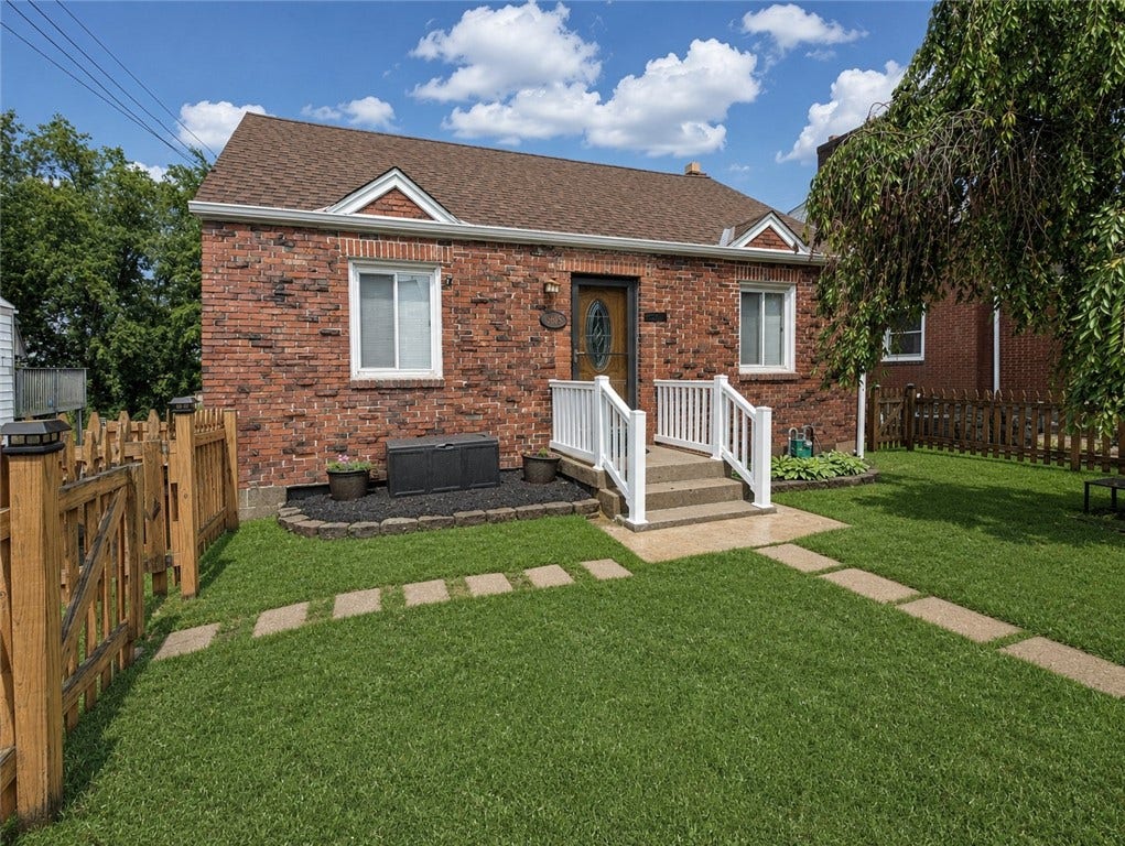 3618 Manuel St, Pittsburgh, PA 15214 Welcome home!