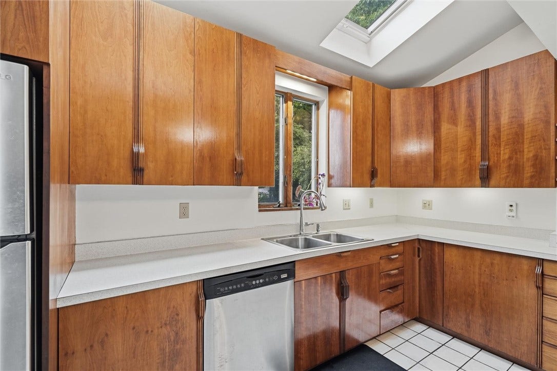 5847 Douglas St, Pittsburgh, PA 15217