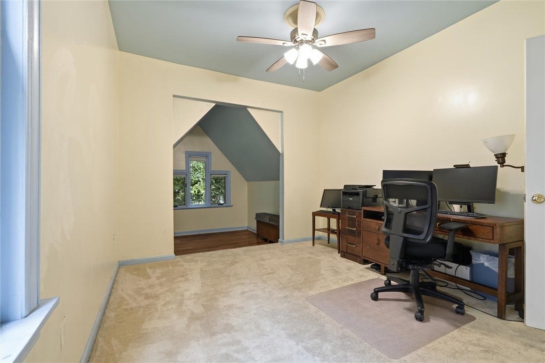 5847 Douglas St, Pittsburgh, PA 15217