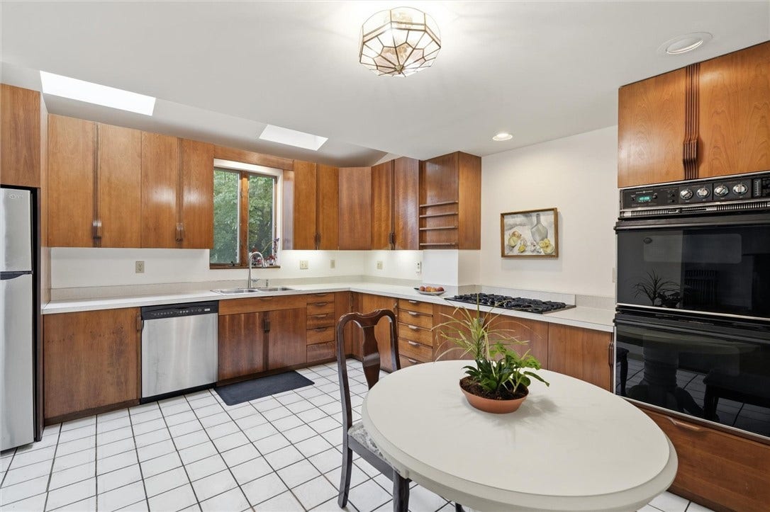 5847 Douglas St, Pittsburgh, PA 15217