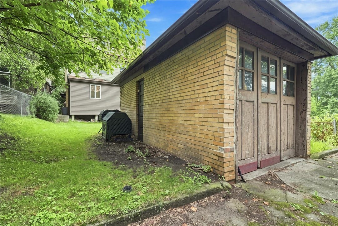 5847 Douglas St, Pittsburgh, PA 15217