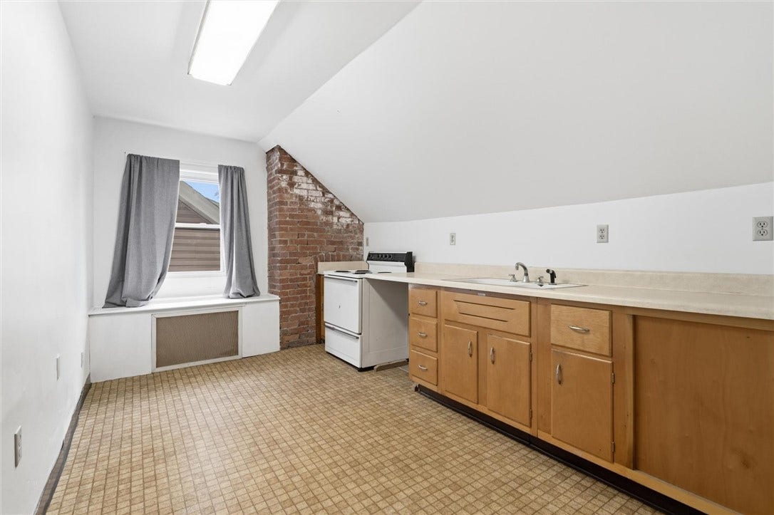 5847 Douglas St, Pittsburgh, PA 15217