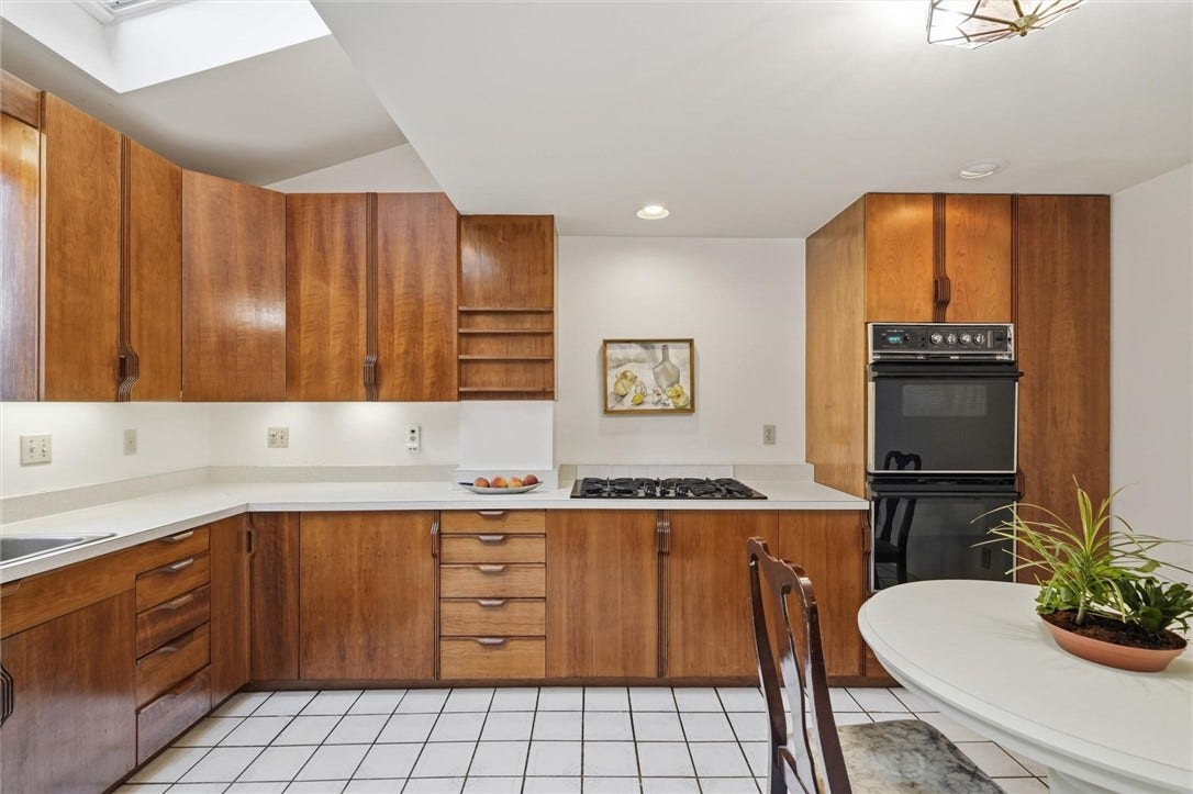 5847 Douglas St, Pittsburgh, PA 15217