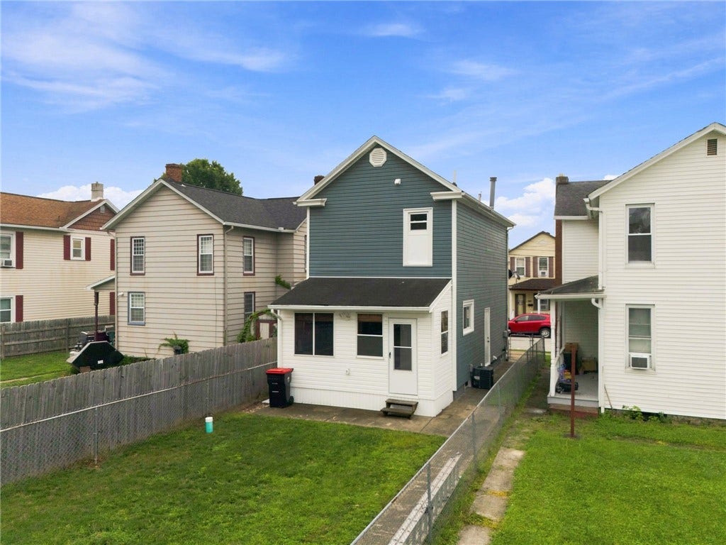 218 Loyalhanna Ave, Latrobe, PA 15650