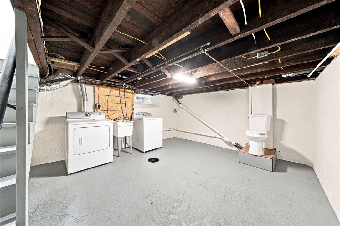 218 Loyalhanna Ave, Latrobe, PA 15650