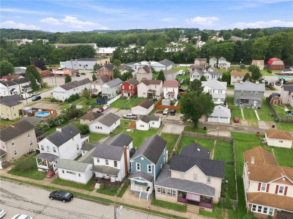 218 Loyalhanna Ave, Latrobe, PA 15650