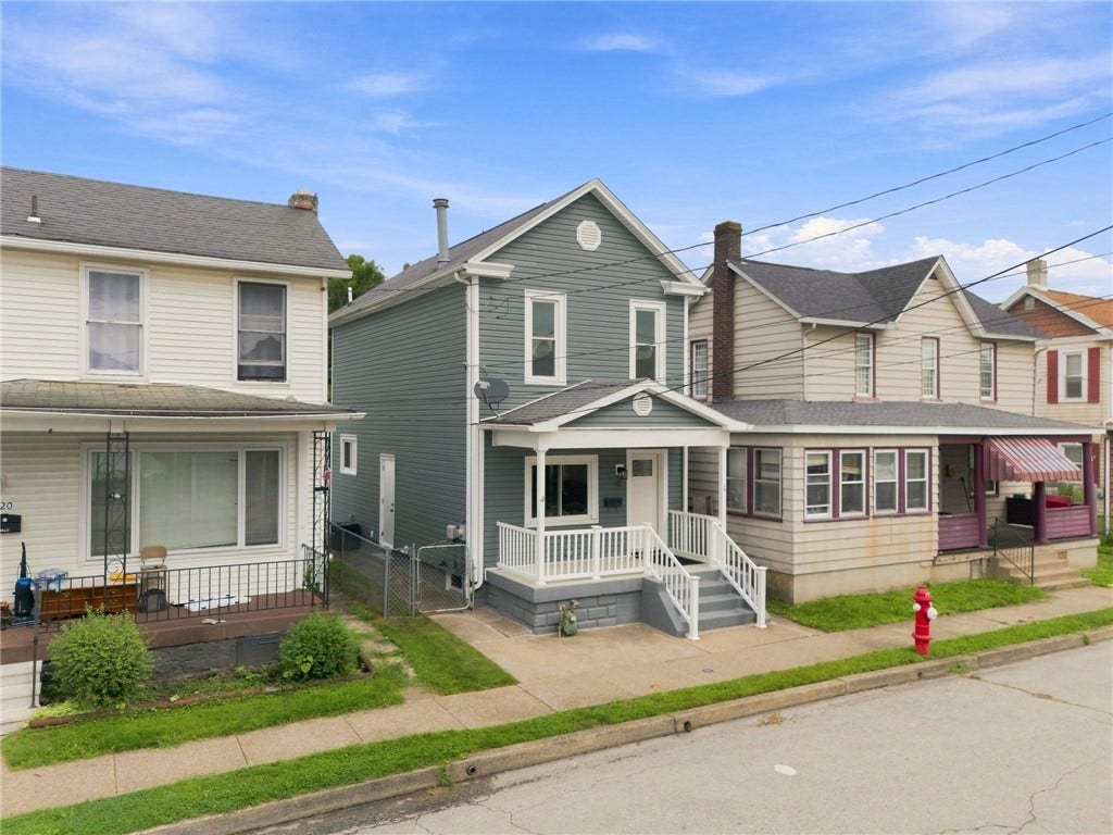 218 Loyalhanna Ave, Latrobe, PA 15650