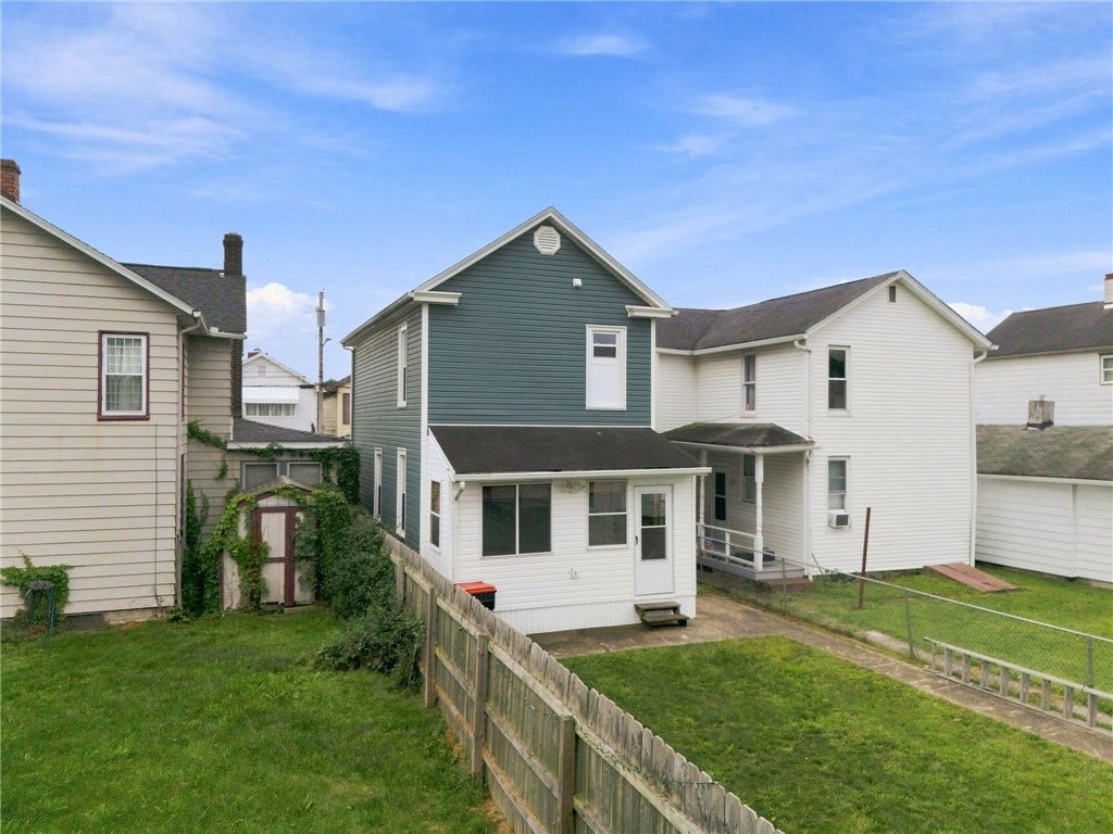 218 Loyalhanna Ave, Latrobe, PA 15650