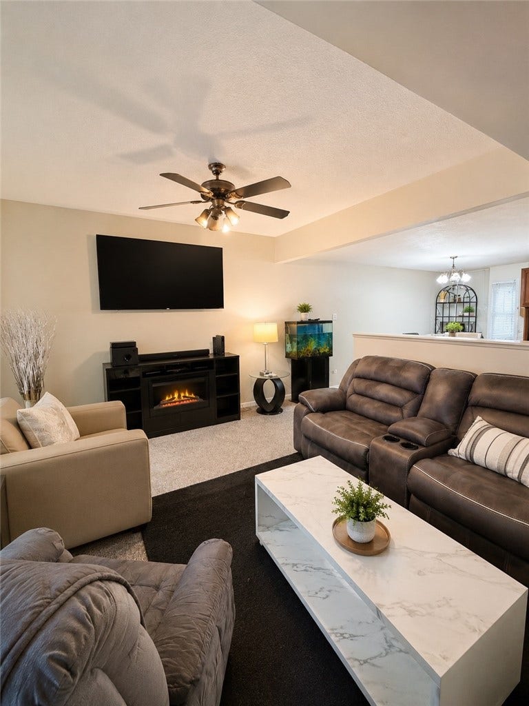 11 S 14th St, Jeannette, PA 15644