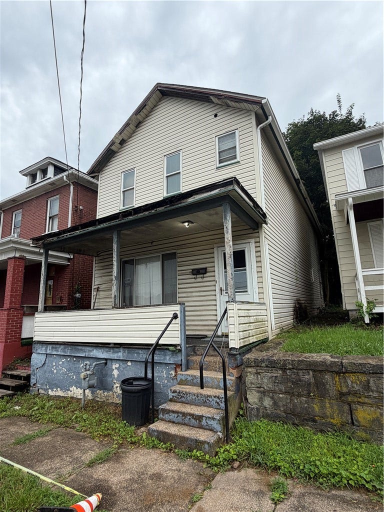 11 S 14th St, Jeannette, PA 15644