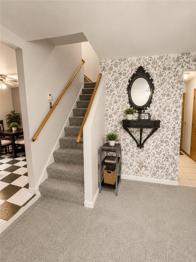 11 S 14th St, Jeannette, PA 15644