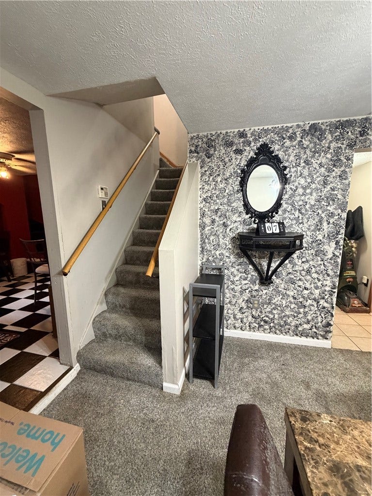 11 S 14th St, Jeannette, PA 15644
