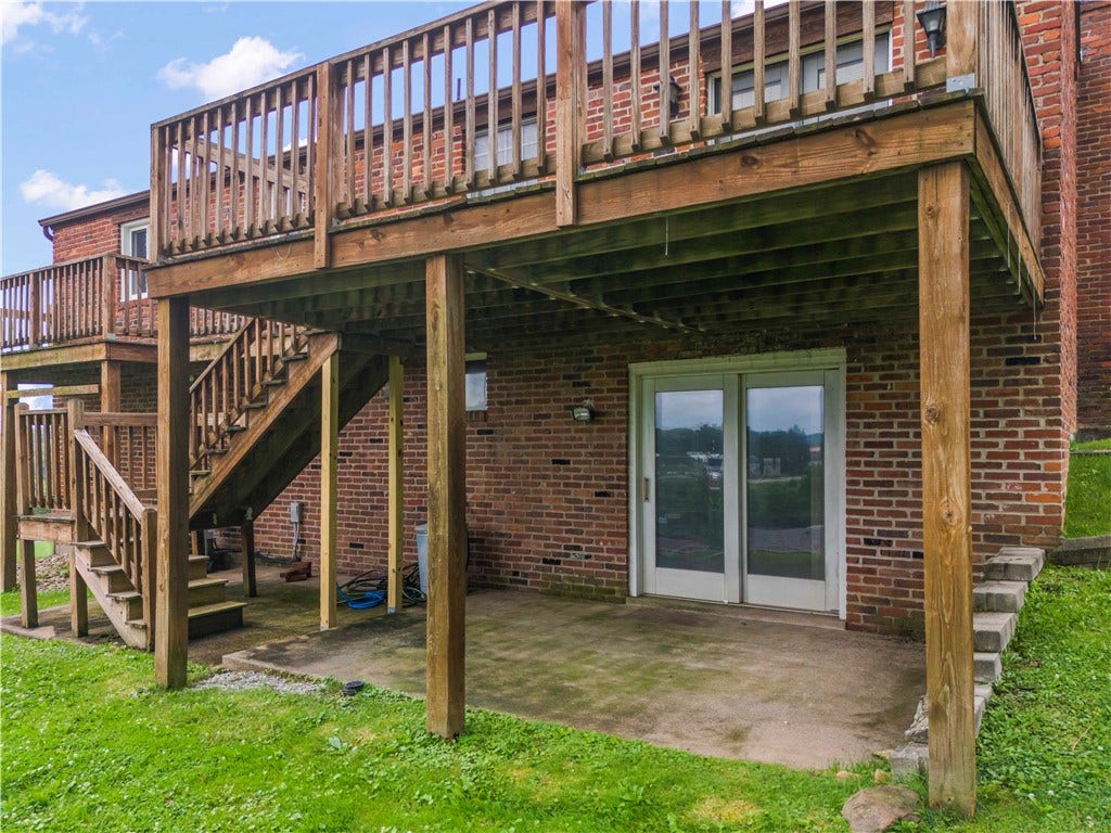 95 Milbeck Dr, Washington, PA 15301