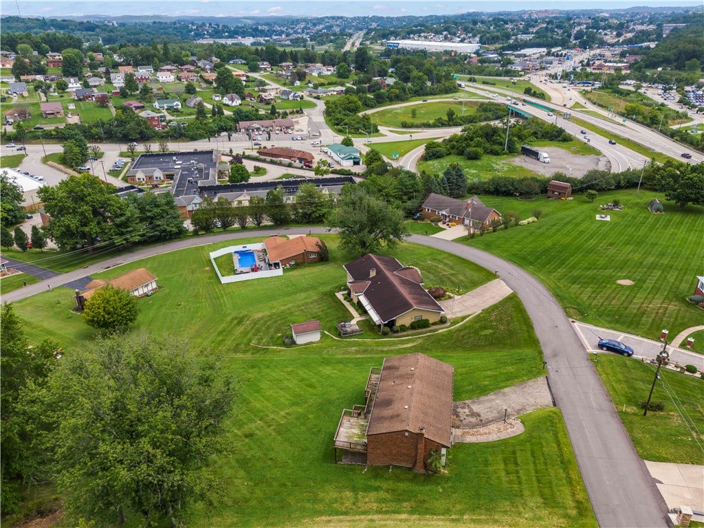 95 Milbeck Dr, Washington, PA 15301