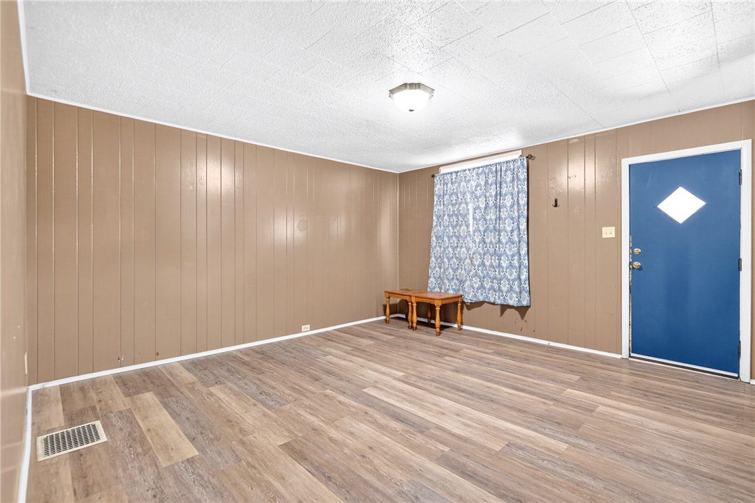 113 E Grant St, Latrobe, PA 15650 113 E Grant St, Latrobe, PA 15650