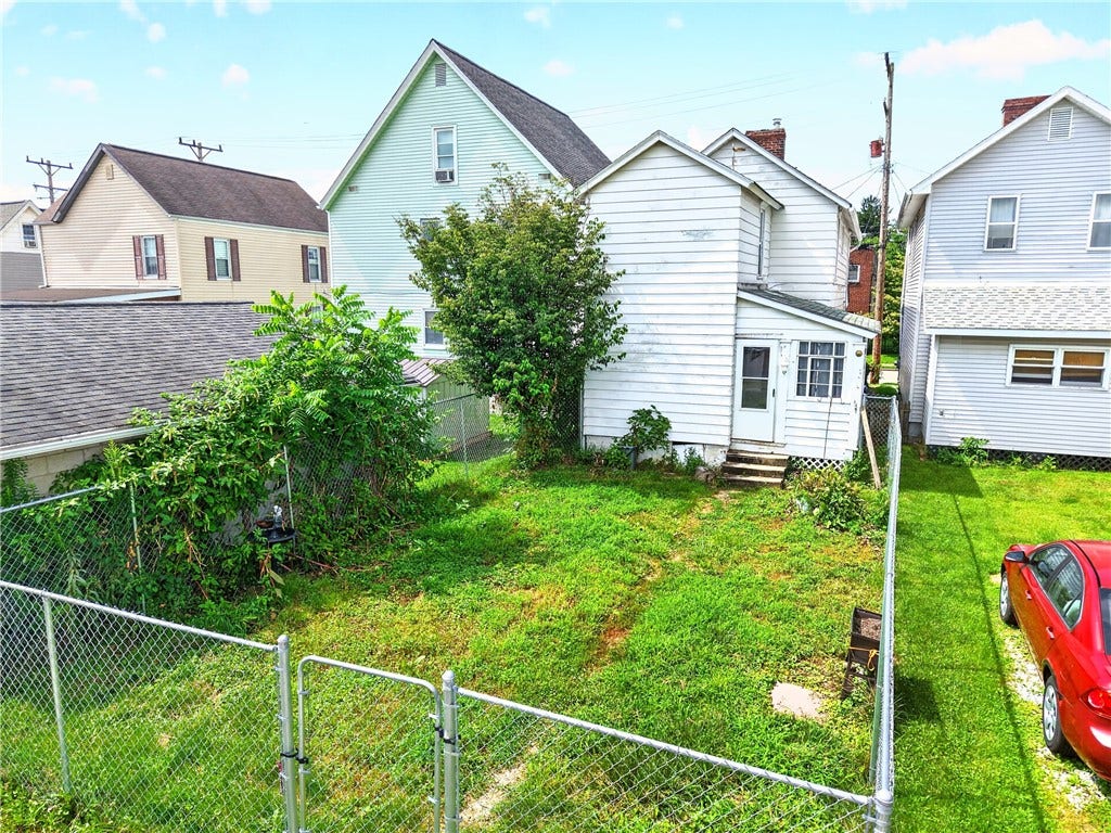 113 E Grant St, Latrobe, PA 15650 113 E Grant St, Latrobe, PA 15650