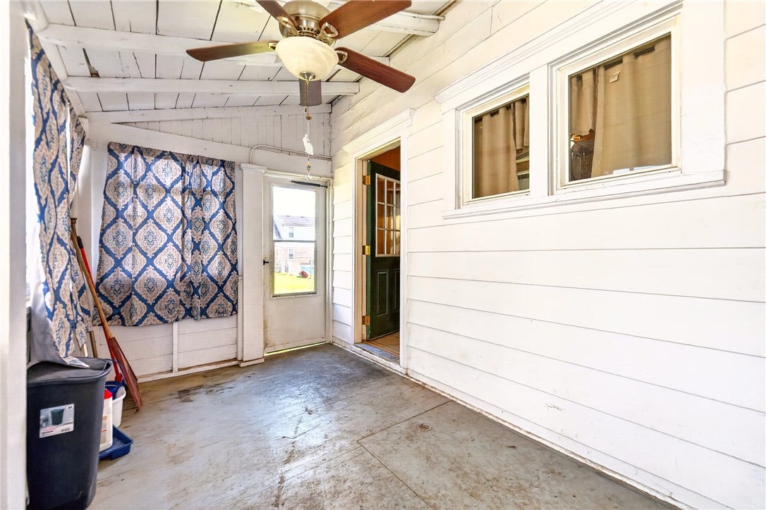113 E Grant St, Latrobe, PA 15650 113 E Grant St, Latrobe, PA 15650