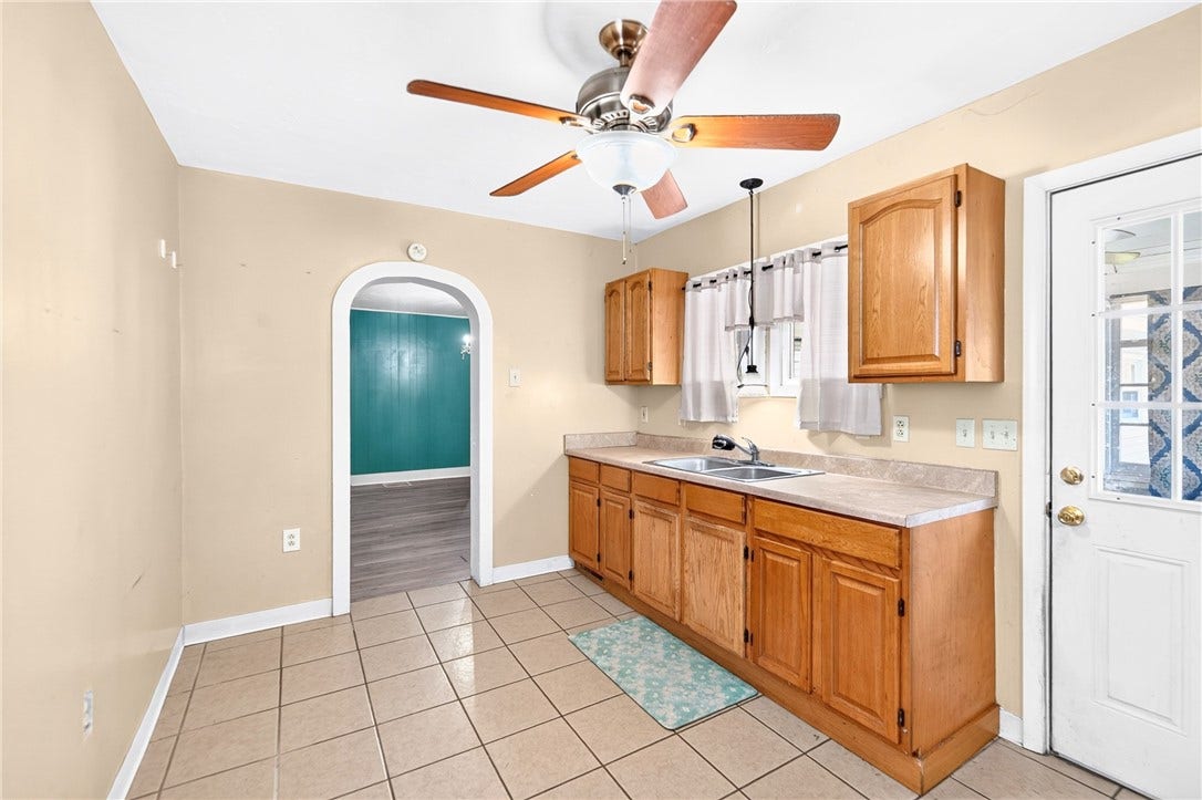 113 E Grant St, Latrobe, PA 15650 113 E Grant St, Latrobe, PA 15650