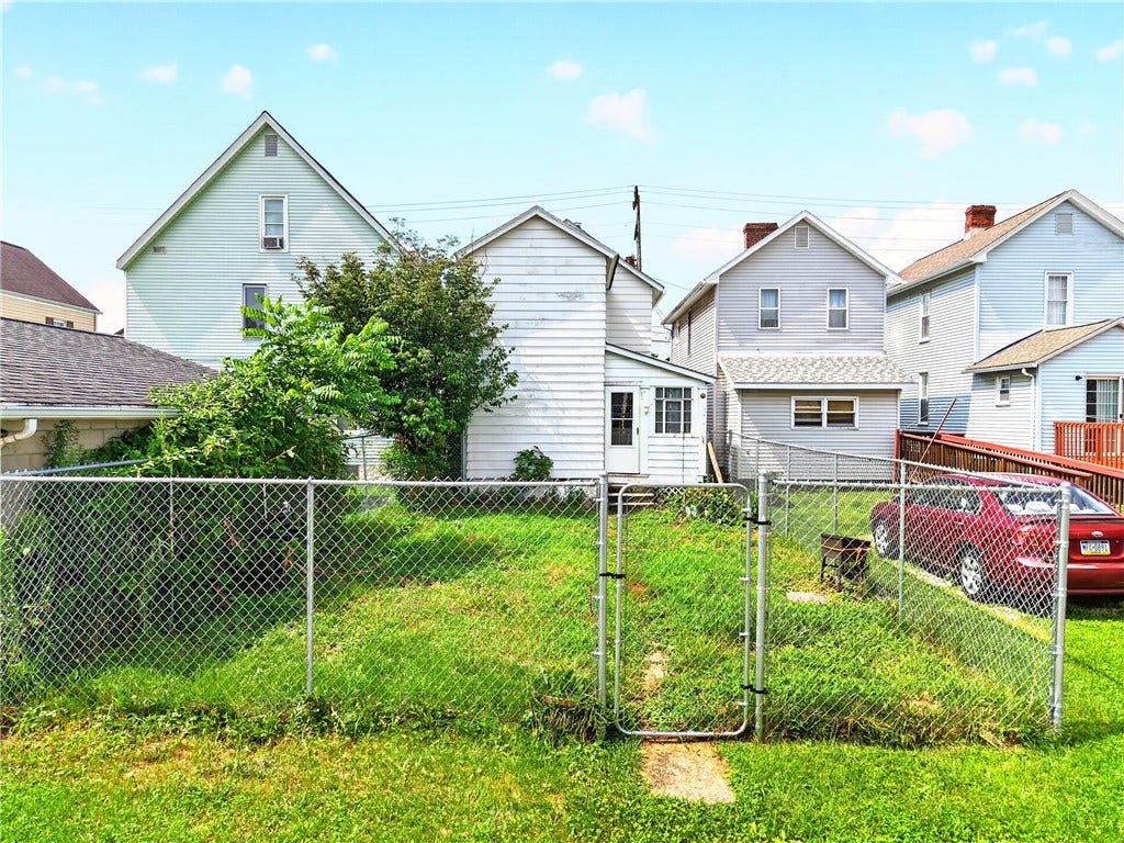 113 E Grant St, Latrobe, PA 15650