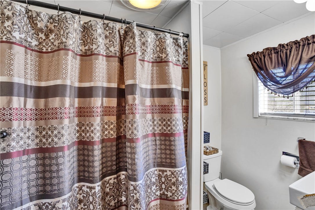 Bathroom located on 2nd floor with bedrooms
