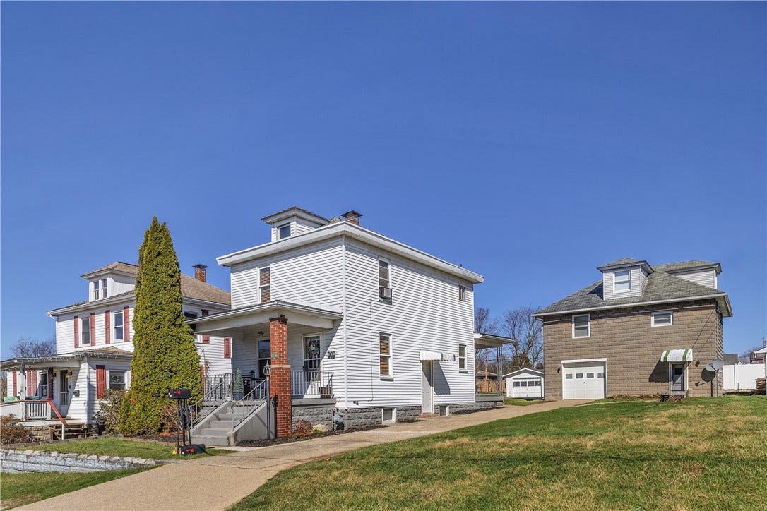 802 George is behind featuring 1 car garage, 2 bedrooms and one bath. 802 uses Driveway, 804 has parking pad behind the home along with plenty of on street parking