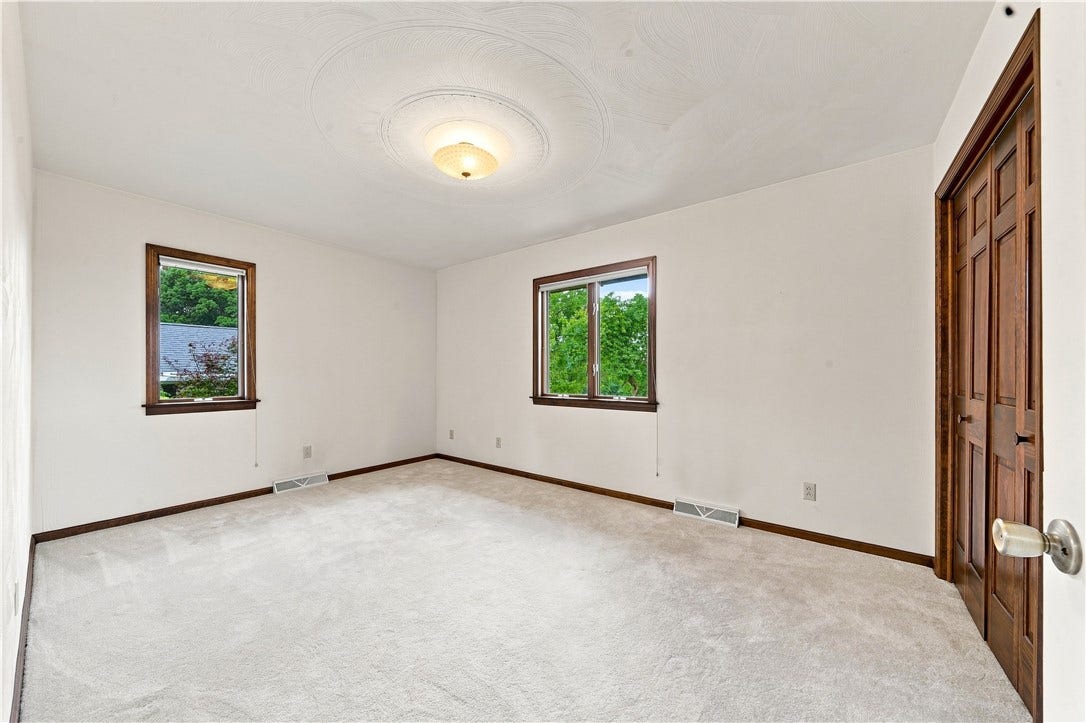 129 Chapel View Drive, Greensburg, PA 15601