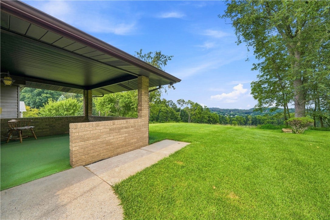 129 Chapel View Drive, Greensburg, PA 15601