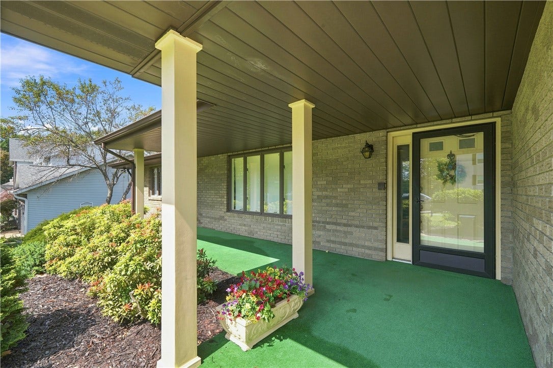 129 Chapel View Drive, Greensburg, PA 15601