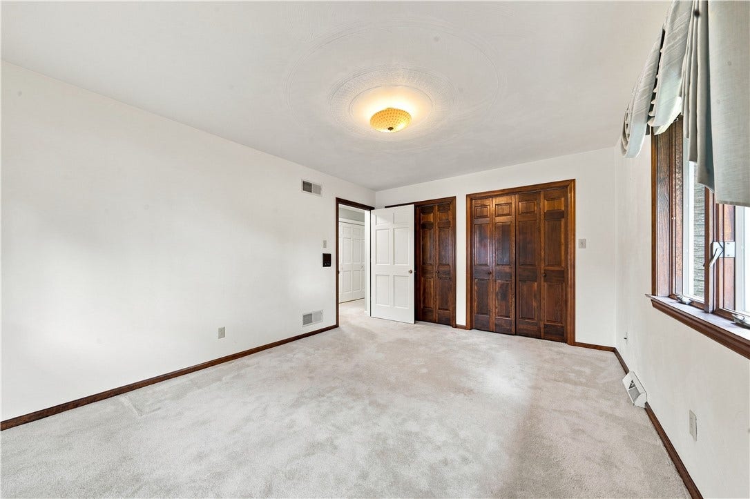 129 Chapel View Drive, Greensburg, PA 15601