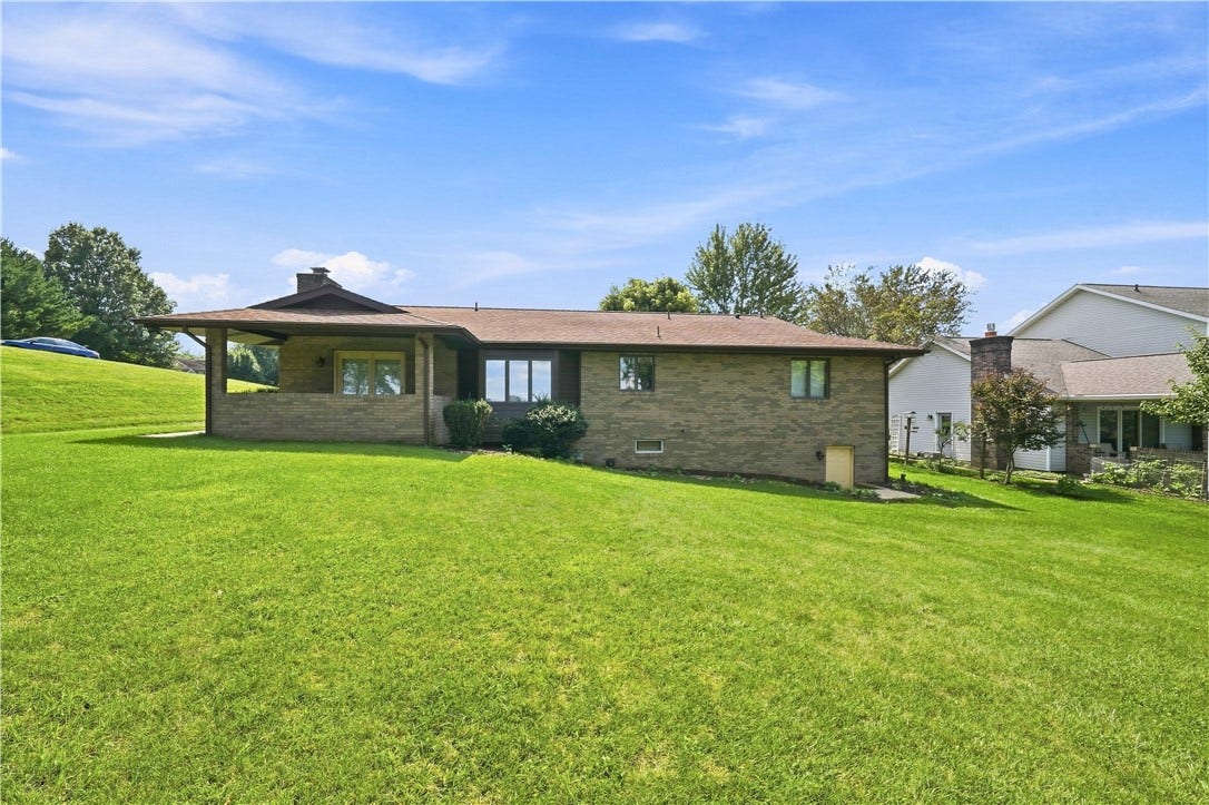 129 Chapel View Drive, Greensburg, PA 15601