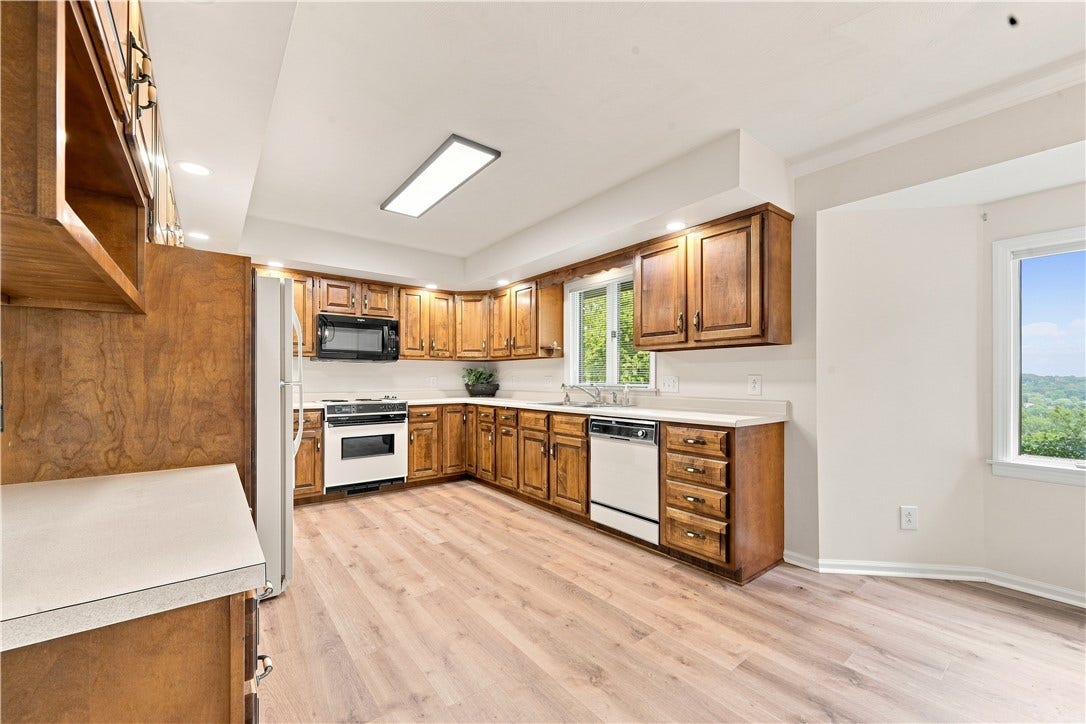129 Chapel View Drive, Greensburg, PA 15601