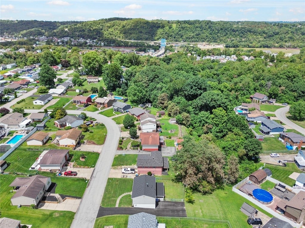 533 Elmview Dr, Elizabeth, PA 15037