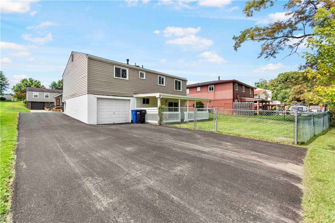 533 Elmview Dr, Elizabeth, PA 15037