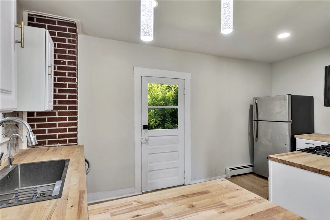1046 Highland, Greensburg, PA 15601
