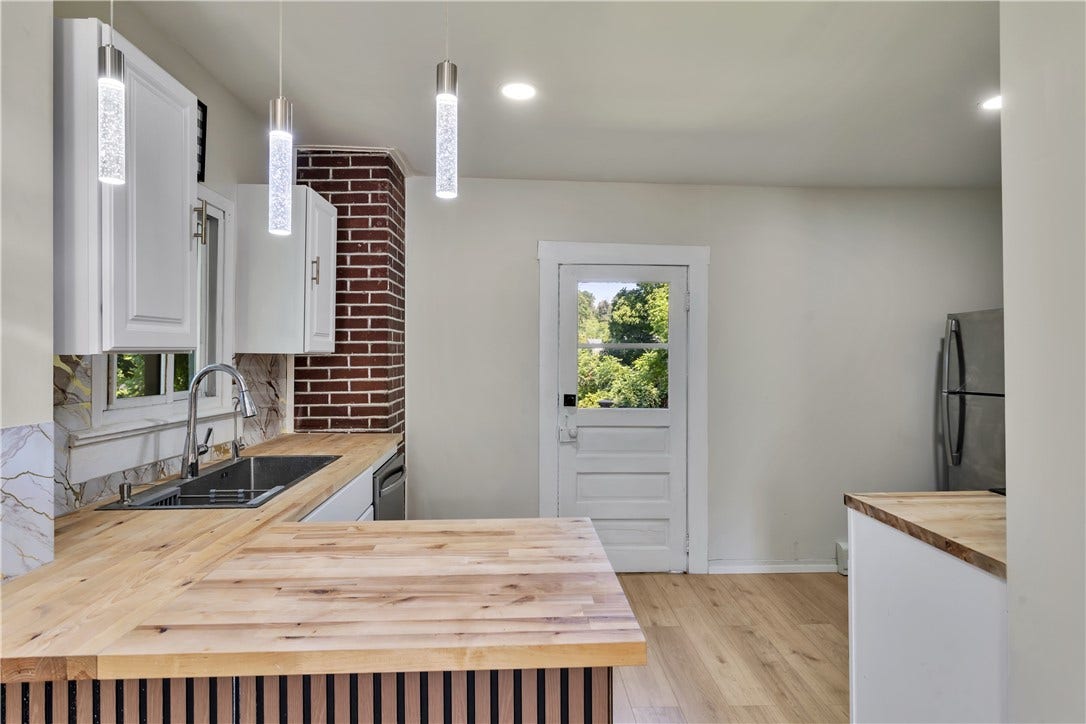 1046 Highland, Greensburg, PA 15601