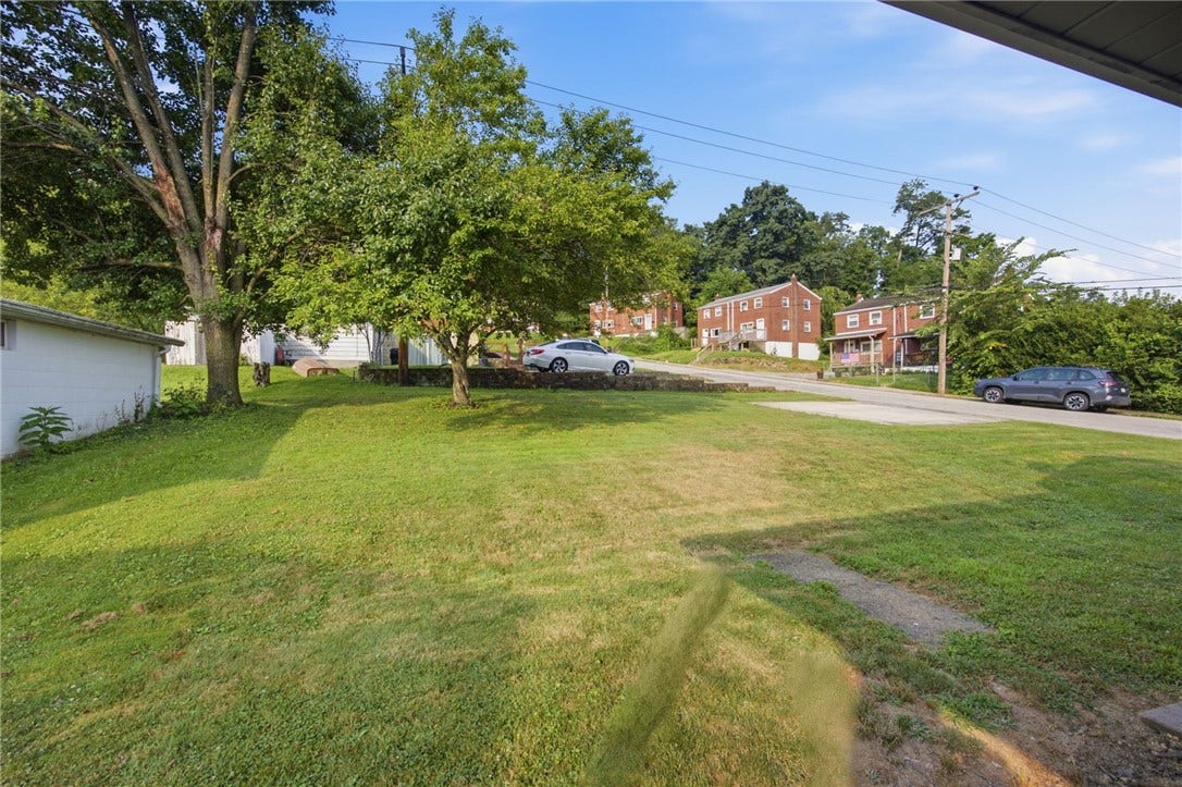 321 Cedar St, Jeannette, PA 15644