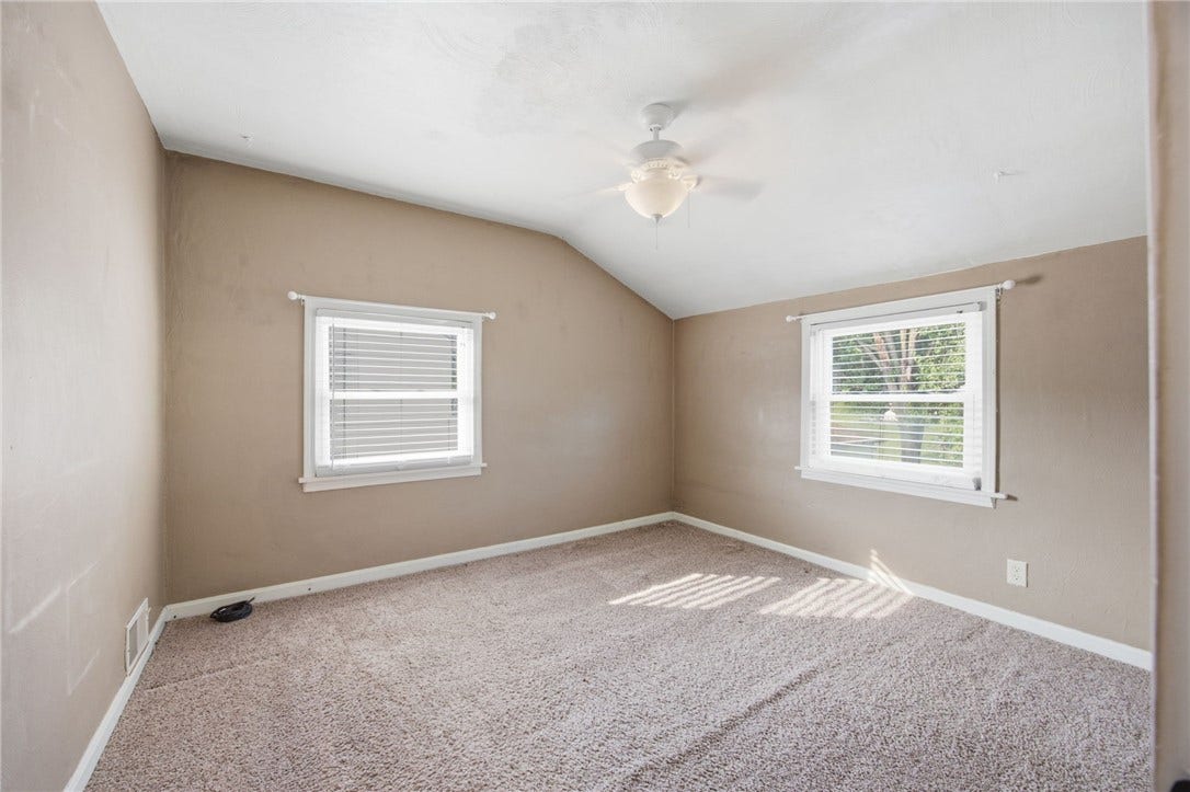 321 Cedar St, Jeannette, PA 15644