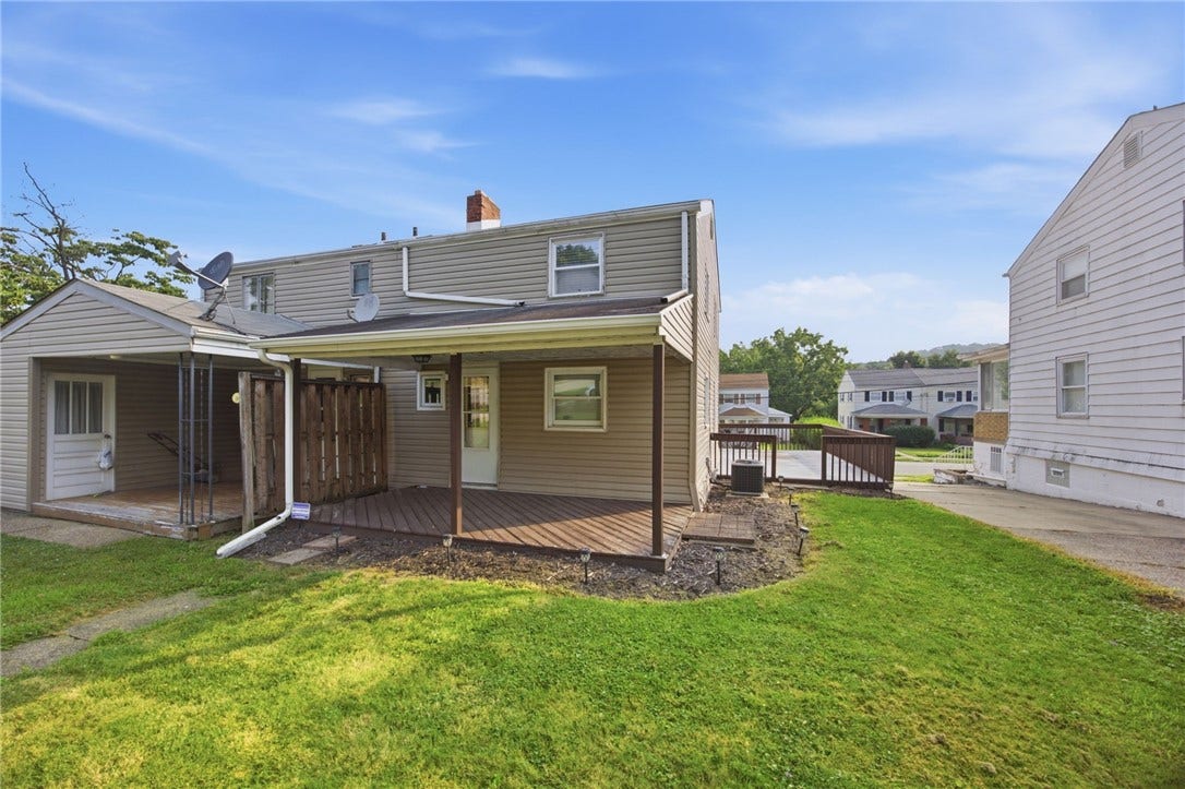 321 Cedar St, Jeannette, PA 15644