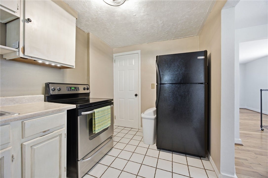 321 Cedar St, Jeannette, PA 15644