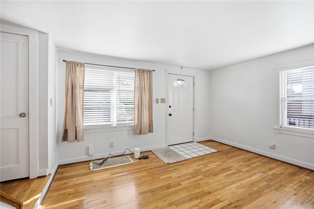 321 Cedar St, Jeannette, PA 15644