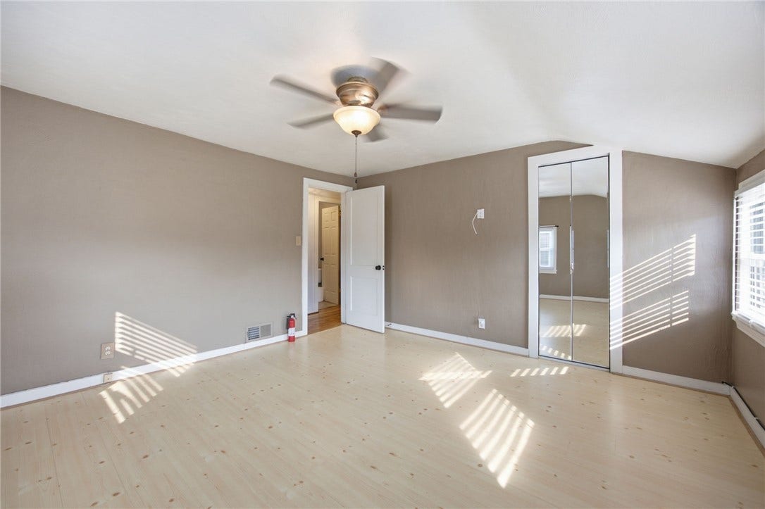 321 Cedar St, Jeannette, PA 15644