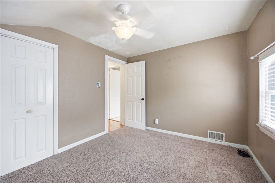 321 Cedar St, Jeannette, PA 15644