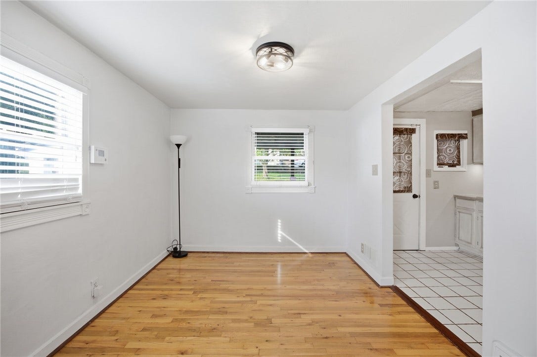 321 Cedar St, Jeannette, PA 15644