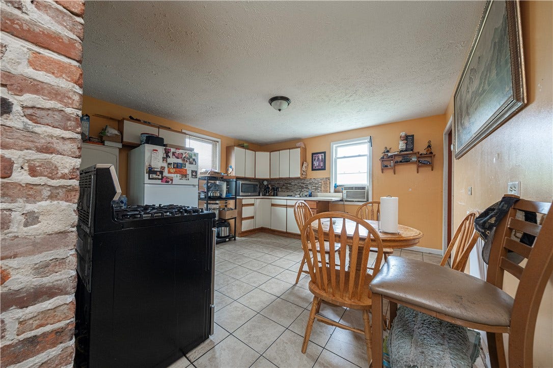 1362 E Maiden St, Washington, PA 15301