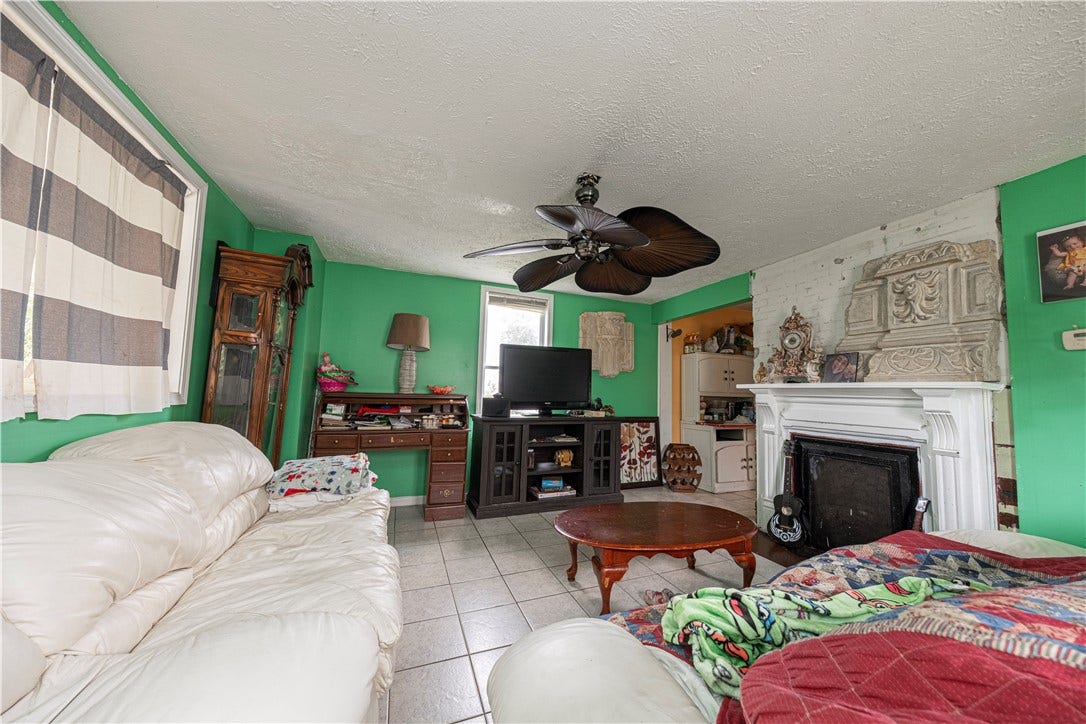 1362 E Maiden St, Washington, PA 15301