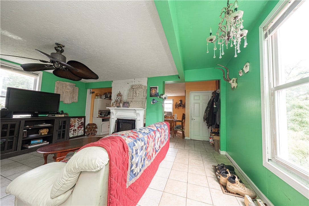 1362 E Maiden St, Washington, PA 15301