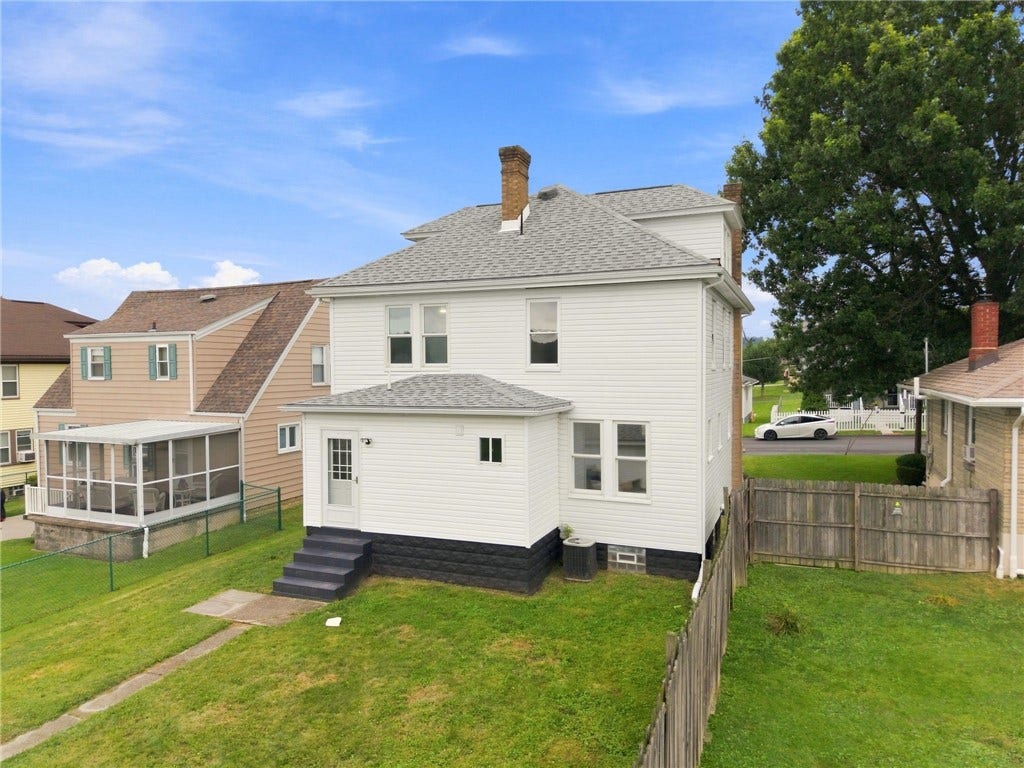 118 PRICE ST, Belle Vernon, PA 15012