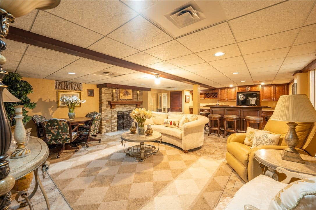 183 Ransel Rd, Latrobe, PA 15650 183 Ransel Rd, Latrobe, PA 15650